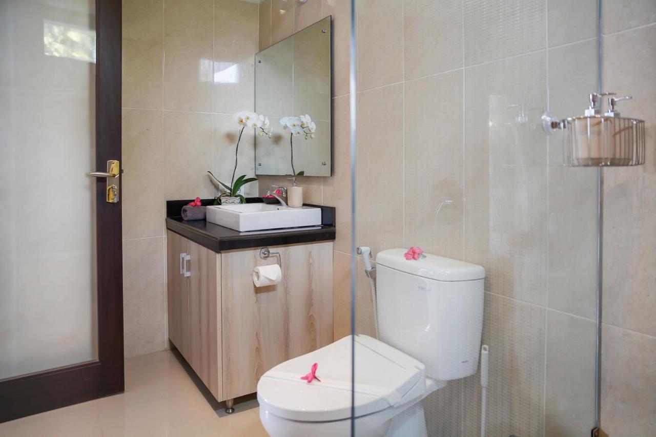 Villa 66, 5 Min Walk To Double 6 Beach Seminyak  Bagian luar foto